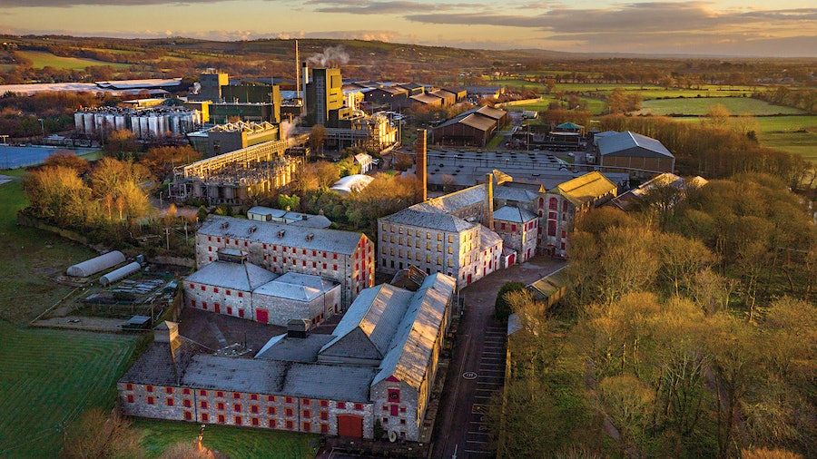 The Midleton Distillery specializes in both traditional and lighter styles of whiskey. Several popular brands, including Jameson and Redbreast, are currently produced at the Cork, Ireland, facility.