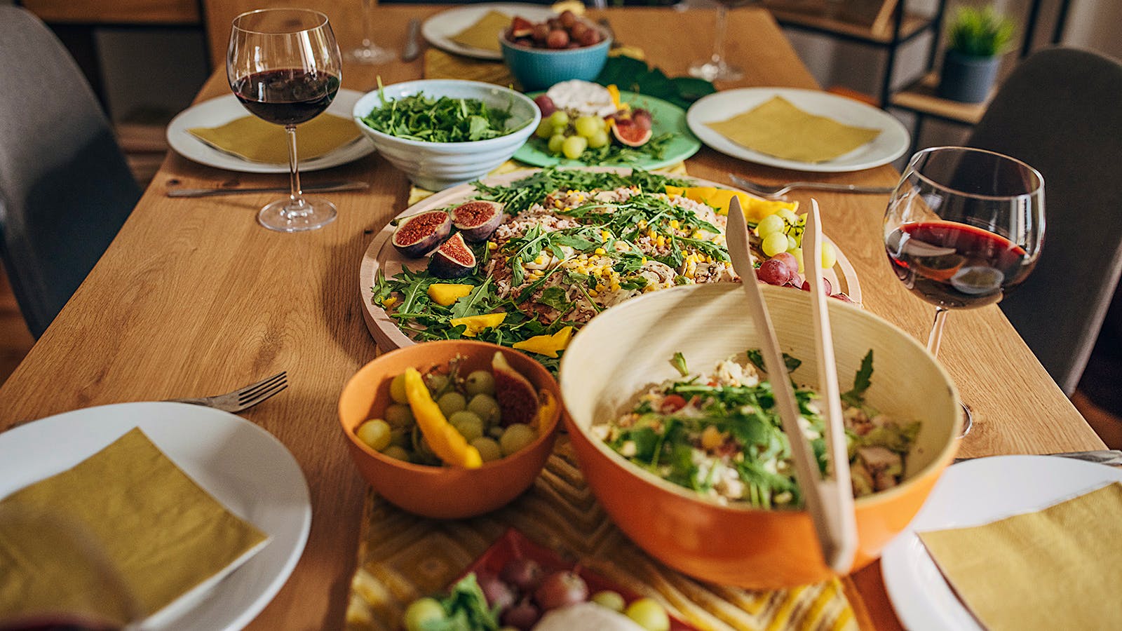 What Makes the Mediterranean Diet Healthy? New Research Spotlights Polyphenols